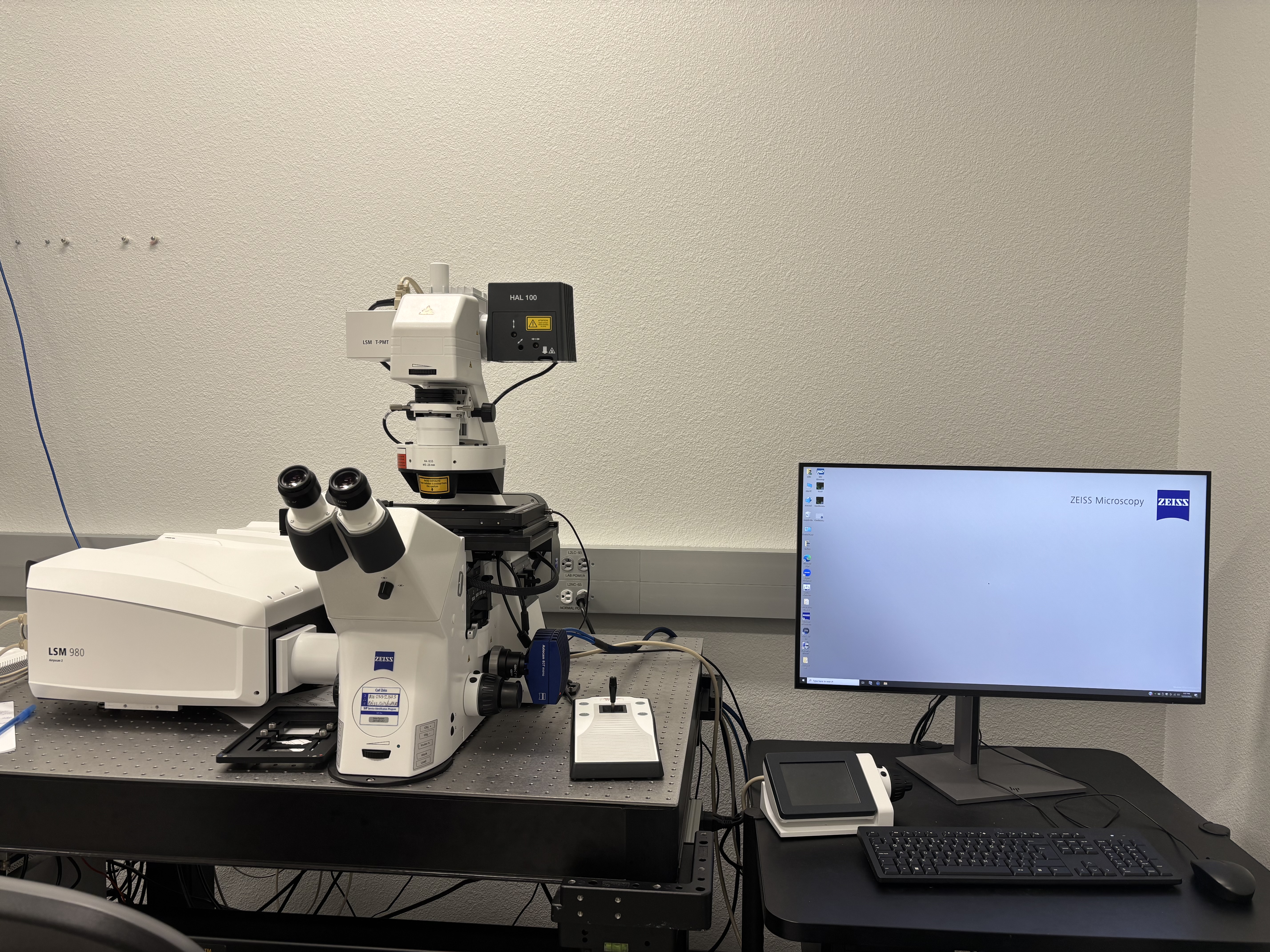 Microscope